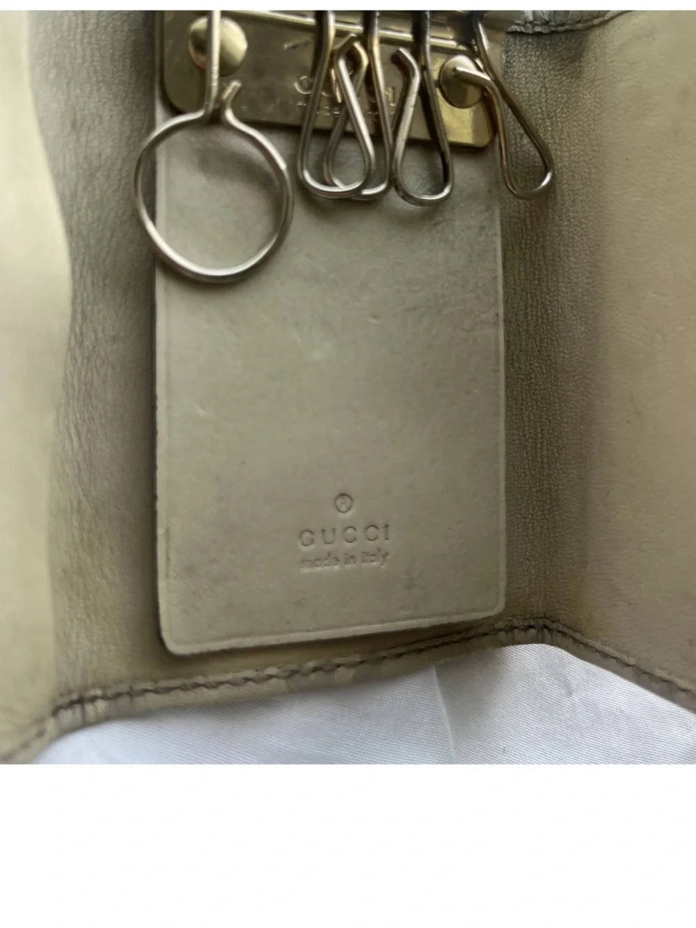 GUCCI Ssima Leather 6 Rings Key Case White